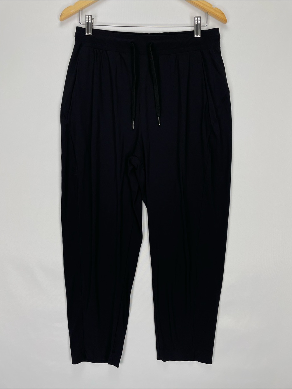 SOLD Sweaty Betty Women’s Jogger Pants M Black Elastic Waist Drawstring 30”